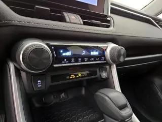 Toyota RAV4 2024 AWD LE 4dr SUV