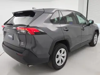 Toyota RAV4 2024 AWD LE 4dr SUV
