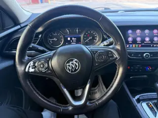 2019 Buick Regal Sportback Essence