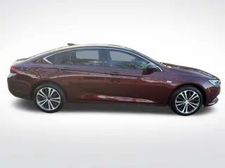 2019 Buick Regal Sportback Essence