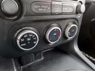Mazda MX-5 Miata 2015 Sport 2dr Convertible 5M