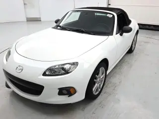 Mazda MX-5 Miata 2015 Sport 2dr Convertible 5M