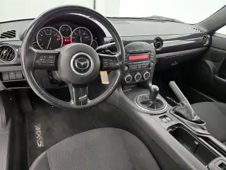 Mazda MX-5 Miata 2015 Sport 2dr Convertible 5M