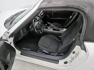 Mazda MX-5 Miata 2015 Sport 2dr Convertible 5M