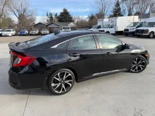 2017 Honda Civic
Si