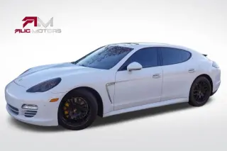 2013 Porsche Panamera
Sedan