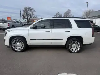 2016 Cadillac Escalade
Platinum