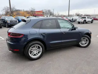 2018 Porsche Macan
Base