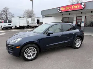 2018 Porsche Macan
Base