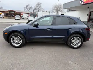2018 Porsche Macan
Base