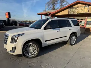 2016 Cadillac Escalade
Platinum