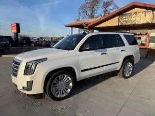 2016 Cadillac Escalade
Platinum
