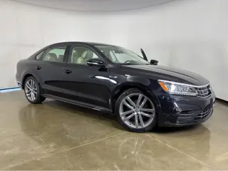 2018 Volkswagen Passat R-Line