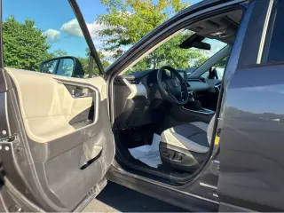 Gold Certified2022 Toyota RAV4 Hybrid XLE