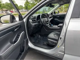 Silver Certified2022 Toyota Highlander Hybrid XLE