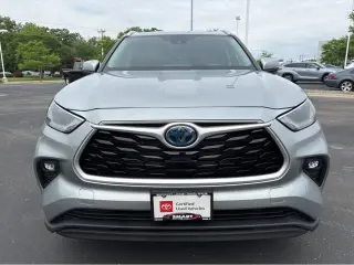 Silver Certified2022 Toyota Highlander Hybrid XLE