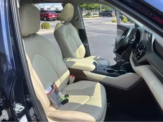 Silver Certified2022 Toyota Highlander Hybrid XLE