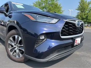 Silver Certified2022 Toyota Highlander Hybrid XLE