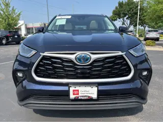 Silver Certified2022 Toyota Highlander Hybrid XLE