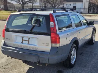 2004 Volvo XC70