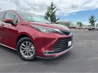 Gold Certified2024 Toyota Sienna XLE