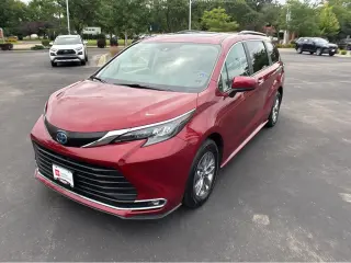 Gold Certified2024 Toyota Sienna XLE