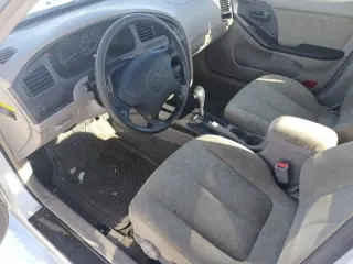 2002 Hyundai Elantra GLS