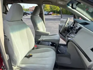 2013 Toyota Sienna LE