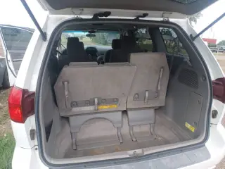 2005 Toyota Sienna LE 7 Passenger