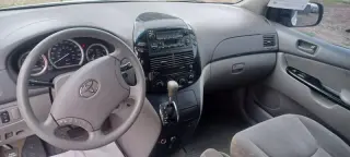 2005 Toyota Sienna LE 7 Passenger