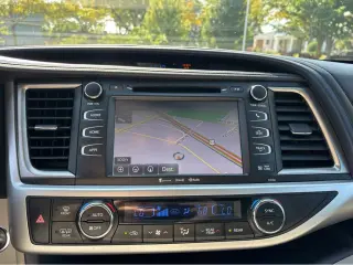 Silver Certified2019 Toyota Highlander XLE