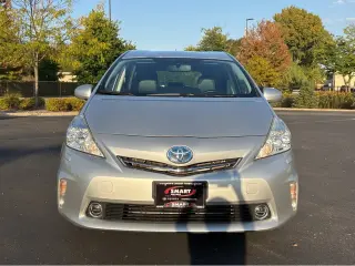 2014 Toyota Prius v Five