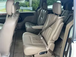 2013 Chrysler Town and Country Touring