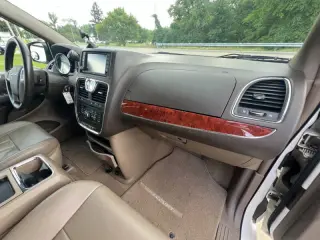 2013 Chrysler Town and Country Touring