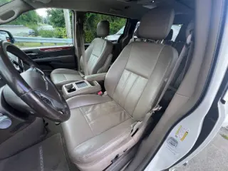 2013 Chrysler Town and Country Touring
