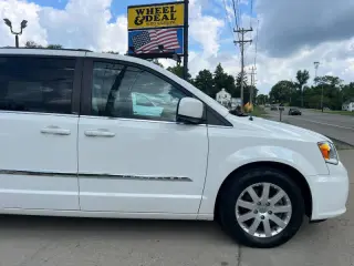 2013 Chrysler Town and Country Touring