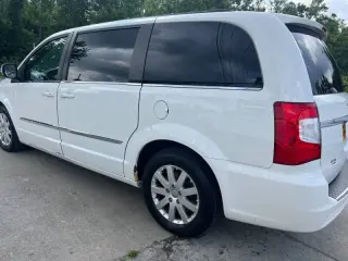 2013 Chrysler Town and Country Touring