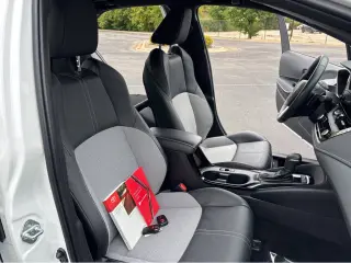 Gold Certified2025 Toyota Corolla Hatchback XSE