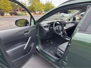 Gold Certified2024 Toyota Corolla Cross XLE