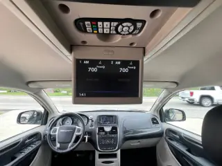 2015 Chrysler Town and Country Touring