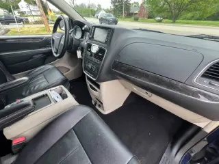 2015 Chrysler Town and Country Touring