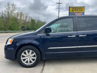 2015 Chrysler Town and Country Touring