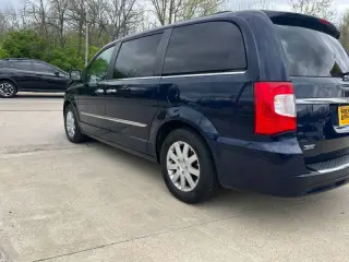 2015 Chrysler Town and Country Touring