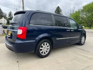 2015 Chrysler Town and Country Touring