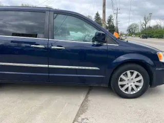 2015 Chrysler Town and Country Touring