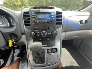 2008 Kia Sedona LX
