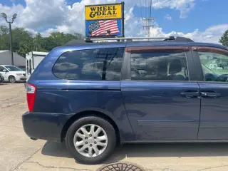 2008 Kia Sedona LX