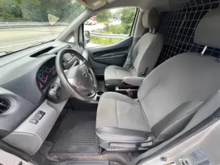 2018 Nissan NV200 SV