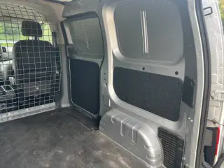 2018 Nissan NV200 SV