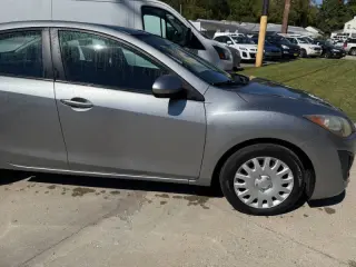 2011 Mazda MAZDA3 i Sport